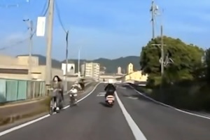 【広島】逆走自転車の転倒で危うく人身事故にされかけたドラレコ。