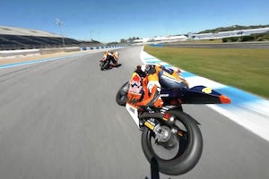【動画】サーキットを走るMotoGPバイクを世界最速のドローンで追いかけてみた。