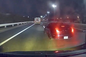 神奈川の首都高湾岸線で撮影されたジャガーのあおり運転がヤバいドラレコ。