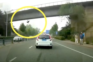 【中国】迷惑すぎる。SNS用ショート動画を撮影中に起きた最悪の事故。