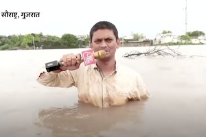 【動画】インドの洪水中継のリポーター、じわるｗｗｗｗｗ