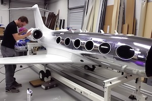 【動画】大型のRCジェット機を手作りする作業風景。ガルフストリーム G650。