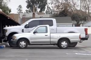 【動画】自動車はこれだけ大きくなった。新旧を比較する投稿が話題に。