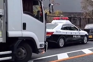 【動画】京都府警さん、トラック運転手に激ギレされる。