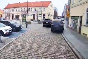 【動画】一方通行で激しく煽り運転するエクストレイル乗りｗｗｗｗ