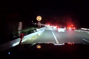 【動画】どっちが悪い？緊急走行中のネクスコ車と軽自動車のヒヤリハット。