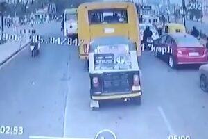 【動画】インドのあの乗り物、やはり恐ろしく脆かった。