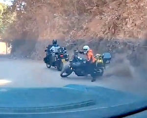 【動画】このバイク女子が山道で起こした事故ワロタァｗｗｗｗｗ