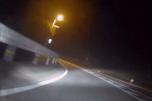 神奈川で自転車にヒヤッとさせられたバイクの車載が750万impを集める。