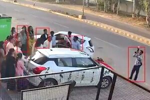 【動画】結婚式のビデオを回していたカメラマンが亡くなった事故。