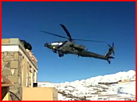 低空飛行していたAH-64アパッチ（攻撃ヘリコプター）が墜落してしまう瞬間。