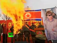 北朝鮮の攻撃で熱くなる韓国「宣戦布告だ」金正日の旗に火を付けて抗議