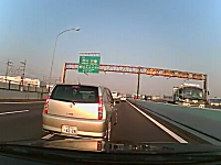 悪質運転。東関東自動車道で急ブレーキ攻撃を仕掛けてくるトヨタ車。コワイ