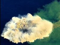 世界で最も活発な海底火山の一つとして知られるKavachiの驚くべき映像