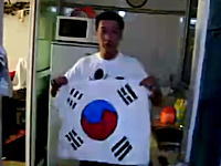 韓国炎上　韓国の国旗を料理して食べる中国人動画、韓国で非難殺到
