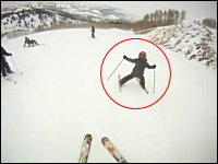 あぶねええ(@_@;)スキー場で暴走して止まれなくなってしまった子供の映像