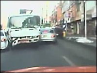 なにこれ恐ろしい(@_@;)極悪すぎるトラックを撮影した韓国のドラレコ動画
