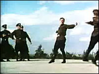 50年前のおそロシア。ソ連兵による革命的コサックダンスがとても凄いぞ