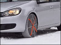 凍結路、雪道対策には車用靴下「オートソック」最強。乗り心地良、取り付け簡単