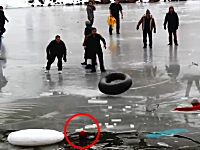 氷の張った極寒の湖にに次々と人が落ちてしまう。最初の人は7分間も。