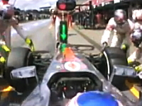 マクラーレンが最速ピットストップタイムを記録。タイヤ4本交換に2.4秒（2.31）