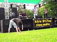 音楽は好きな様に楽しめば良いんだよという見本wwwラジオ体操かとオモタ