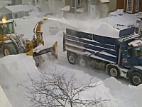 カナダの除雪作業は効率的？ありがたいけどキリがなさそうなお仕事ビデオ。