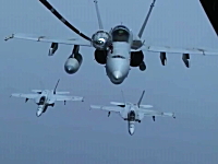 グングン動画。軍用機の空中給油映像。B-1戦略爆撃機、F/A-18戦闘攻撃機