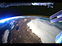 ISS国際宇宙ステーション。上空400kmから撮影した僕らの世界。これは素敵。