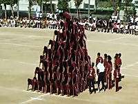 中学校の組体操進化しすぎワロタｗｗｗｗｗピラミッドで10段とかｗｗｗｗｗ