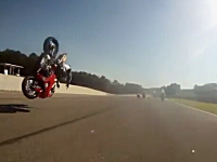 えっ！？この転倒は危険すぎるｗｗｗサーキットでぶっ飛んでいくヤツｗｗｗ