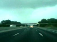 いや～な天気の日に高速道路を走行したいてら対向車に落雷キター！