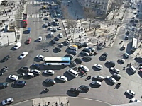 エトワール凱旋門（パリ）の円形交差点がカオス。これはなかなか難易度高い