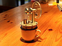 【科学】コップ一杯のコーヒーの熱で動くエンジン　スターリングエンジン