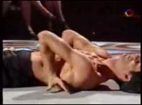 奇人変人！体中の関節を自由自在に操れる驚異の男！