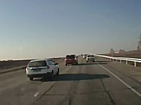 そんなに急いでどこへ行く事故。追い越さないんかい衝突。対向車ギリギリ