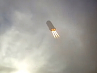 未来か。ブルーオリジン・ニューシェパード試作機の垂直離着陸の試験映像