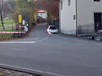 昨年ラリーで重傷を負ったロバート・クビサの現在の走りっぷりをご覧ください