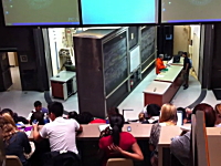 ドリフ方式で教授が入れ替わる凄い教室。カリフォルニア大学リバーサイド校