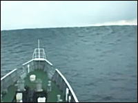 海保巡視船が11日に福島県の沖合で津波に遭遇した時の映像が公開される