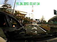 大阪市で当て逃げ逃走！追いかけて停止させるドラレコ。バイクも追跡！