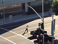 ハリウッドで男が拳銃を乱射。その瞬間を撮影したビデオがネットにアップされる