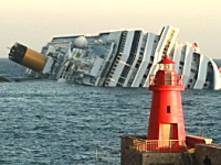 イタリアの豪華客船コスタ・コンコルディア号が座礁。少なくとも6名が死亡。