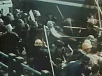 大田区で発生した警官隊と学生の激しい大乱闘　1967年羽田事件の映像