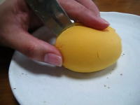 黄身と白身が入れ替わった不思議な「ゆで卵」の作り方　黄身返し卵