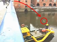 橋の上からDQNに雪玉を投げつけられた作業員の仕返しが強いｗｗｗｗｗ