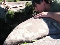 高所恐怖症動画。滝を上から眺める事ができるカショエイラダ・フマッサの滝