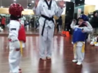 5歳児によるテコンドーの対戦が可愛すぎてニヤニヤするｗｗ和み系韓国動画