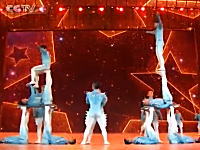 中国のアクロバティックな組体操凄すぎワロタｗｗｗ　中国だけ重力が弱いのかも