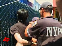 NYホットドッグ早食い大会元チャンピオン小林尊さんがガチで警官に拘束される